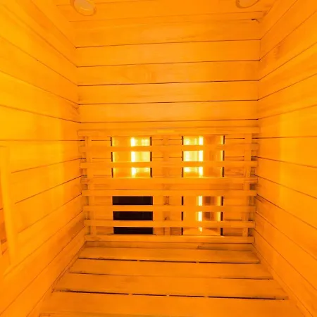 펜션 Magnificent With Sauna 트로아퐁츠